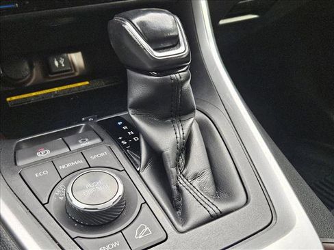 Used 2019 Toyota RAV4 Limited w/ Advanced Technology Package image 12