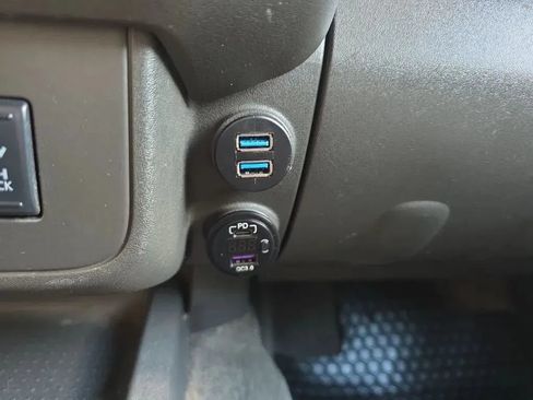 Used 2012 Nissan Frontier PRO-4X AWD/4WD image 28