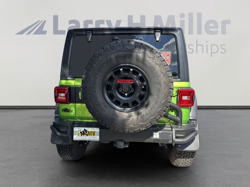 New 2025 Jeep Wrangler Unlimited Rubicon w/ Convenience Group AWD/4WD image 7