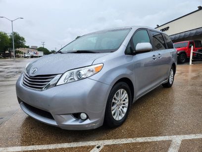 Used 2017 Toyota Sienna XLE Premium