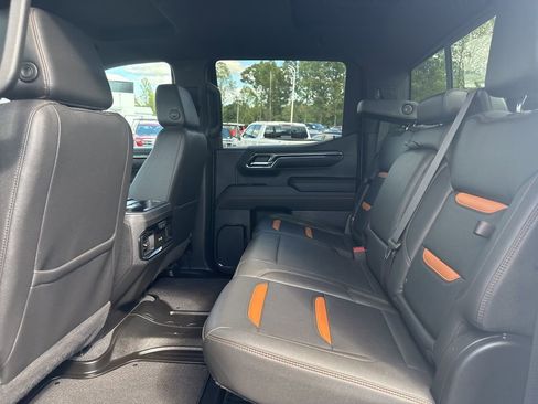 Used 2023 GMC Sierra 1500 AT4 w/ AT4 Premium Package AWD/4WD image 12