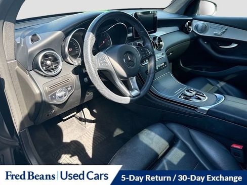 Used 2019 Mercedes-Benz GLC 300 4MATIC image 7