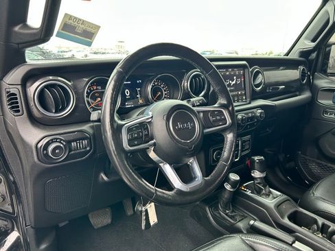 Used 2021 Jeep Wrangler Unlimited Sahara image 9