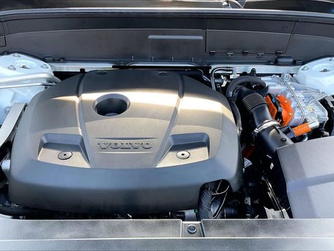 Used 2023 Volvo XC90 T8 Plus w/ Protection Package Premier image 13