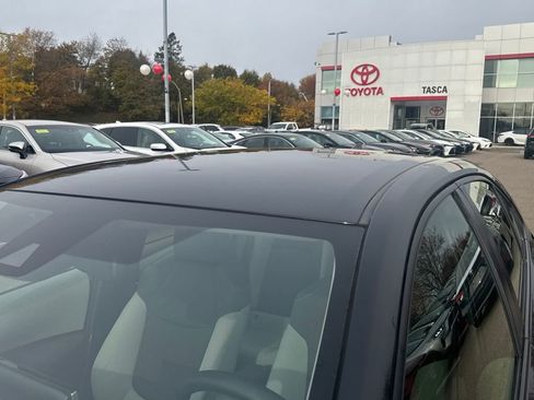 Used 2020 Toyota Corolla LE image 45