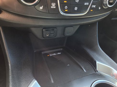 Used 2021 Chevrolet Traverse Premier w/ Redline Edition FWD image 24