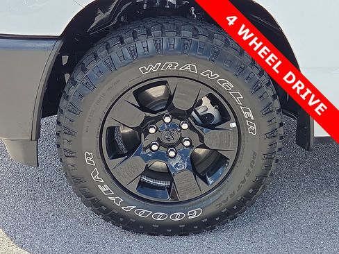 Used 2025 RAM 1500 Warlock AWD/4WD image 7