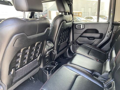 Used 2021 Jeep Gladiator Rubicon w/ Uconnect 4C Nav & Sound Group AWD/4WD image 4