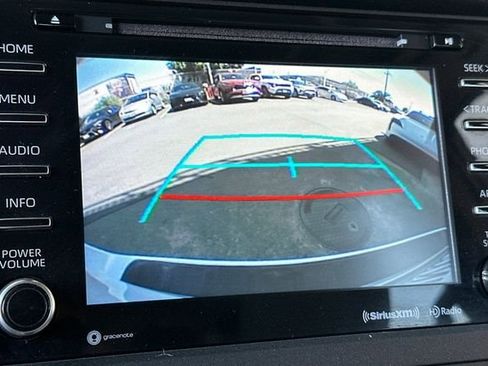 Used 2018 Toyota Sienna XLE FWD image 23