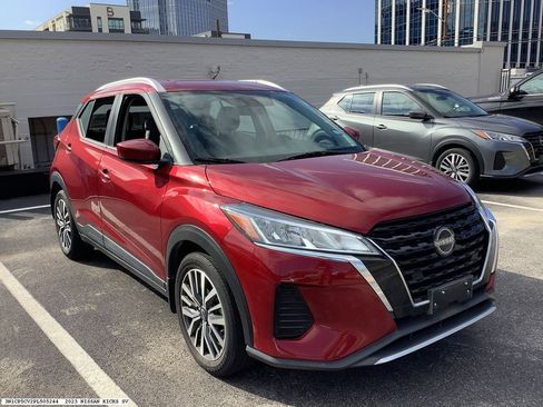Used 2023 Nissan Kicks SV image 6