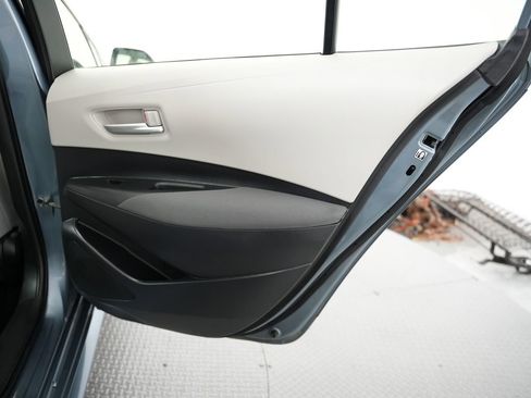 Used 2020 Toyota Corolla LE image 34