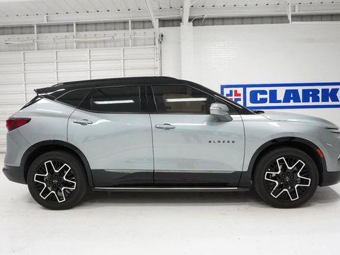 Used 2023 Chevrolet Blazer RS w/ Driver Confidence II Package image 4
