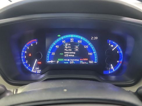 Used 2020 Toyota Corolla LE FWD image 22