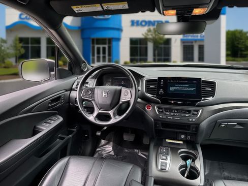 Used 2023 Honda Passport TrailSport image 32