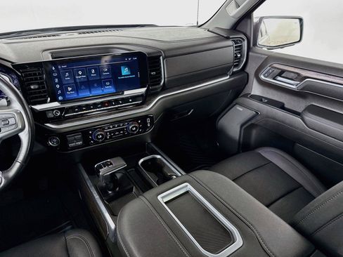 Used 2022 Chevrolet Silverado 1500 LTZ w/ LTZ Premium Package AWD/4WD image 25