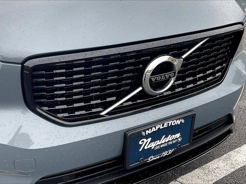 Used 2021 Volvo XC40 T5 R-Design w/ Climate Package image 31