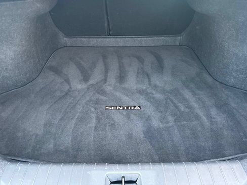 Used 2025 Nissan Sentra SR FWD image 34
