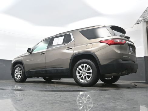 Used 2020 Chevrolet Traverse LT image 29