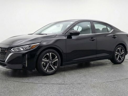 Used 2025 Nissan Sentra SV image 3