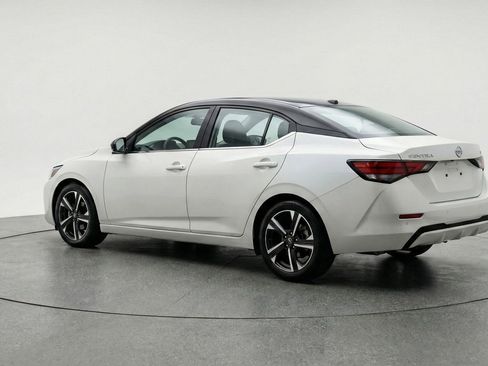 Used 2025 Nissan Sentra SV image 6