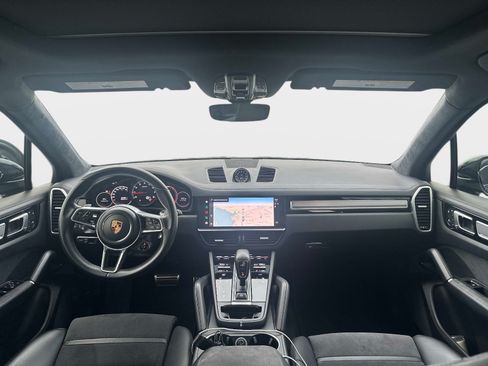 Used 2022 Porsche Cayenne GTS AWD/4WD image 9