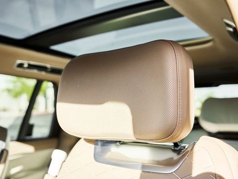 Used 2024 Land Rover Range Rover SV image 44