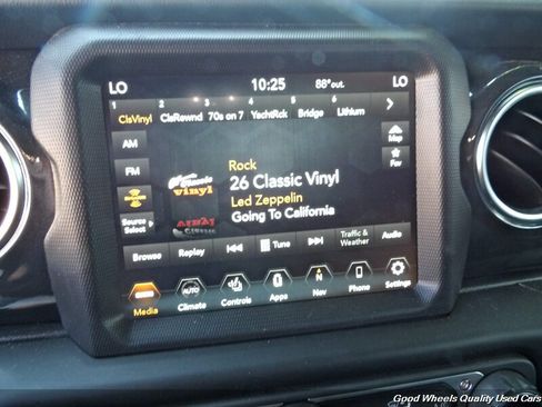Used 2023 Jeep Wrangler Unlimited Rubicon 392 w/ Xtreme Recon 35" Tire Package AWD/4WD image 17