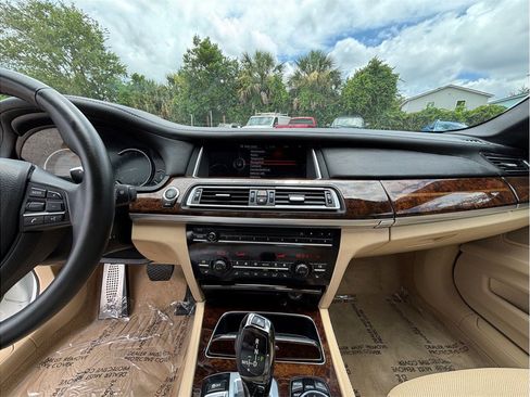 Used 2015 BMW 750Li RWD image 11
