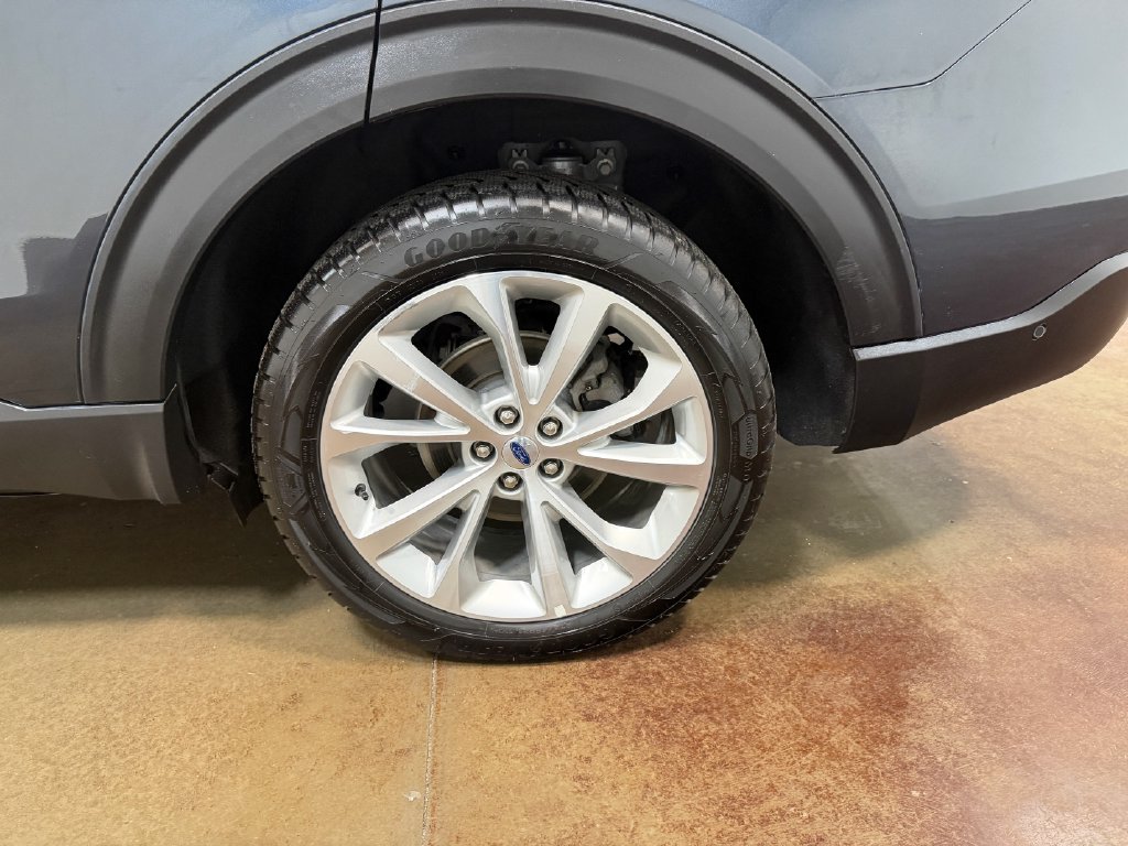 Used 2023 Ford Explorer Platinum w/ Technology Package AWD/4WD image 94