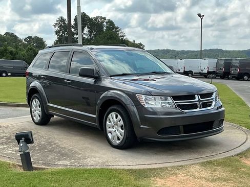 Used 2020 Dodge Journey SE FWD image 9