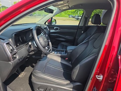 Certified 2023 Kia Sorento EX AWD/4WD image 3