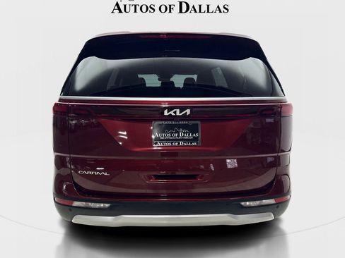 Used 2024 Kia Carnival LX FWD image 7