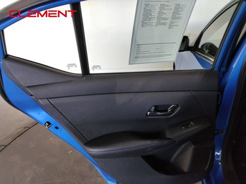Used 2025 Nissan Sentra SV FWD image 29