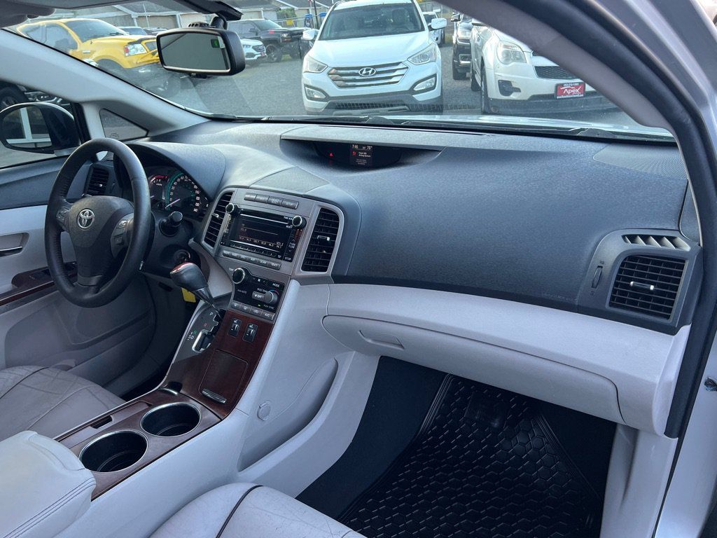 Used 2011 Toyota Venza AWD w/ Comfort Pkg image 17