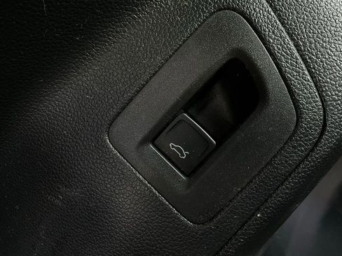 Used 2022 Volkswagen Atlas Cross Sport SEL R-Line image 24