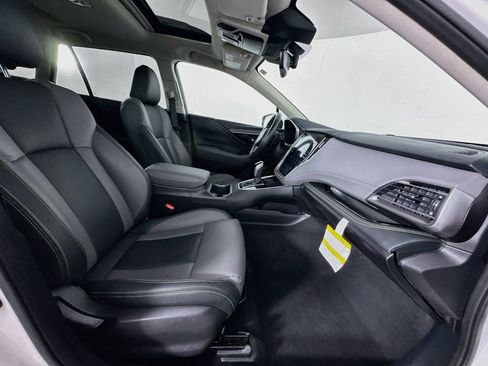 Used 2025 Subaru Outback Onyx Edition AWD/4WD image 35