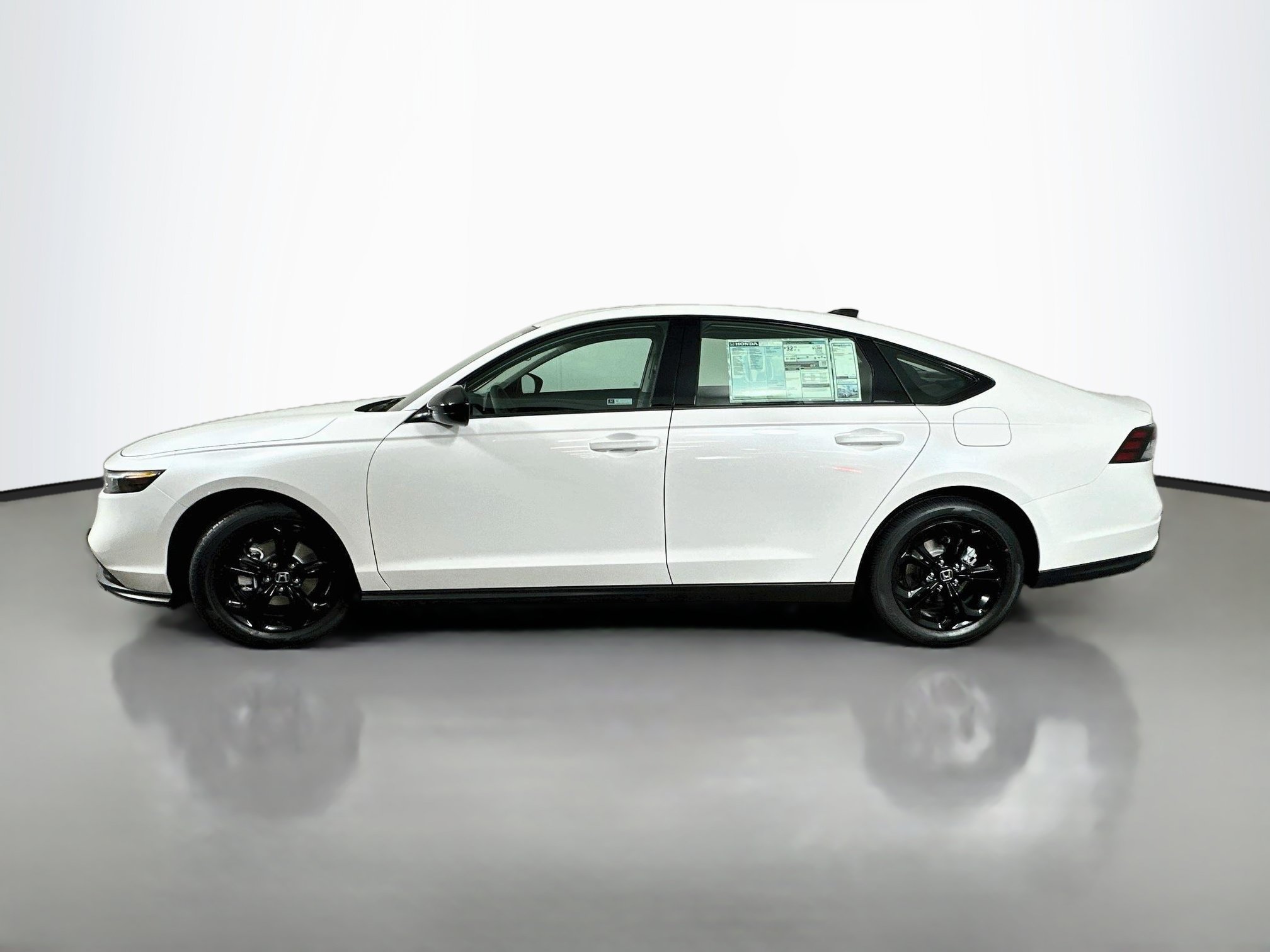 Used 2025 Honda Accord SE image 4
