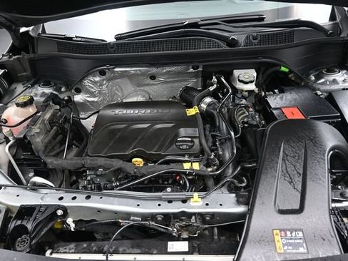 Used 2024 Chevrolet Trax RS w/ Driver Confidence Package FWD image 32