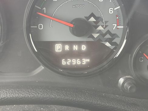 Used 2017 Jeep Wrangler Sahara image 23