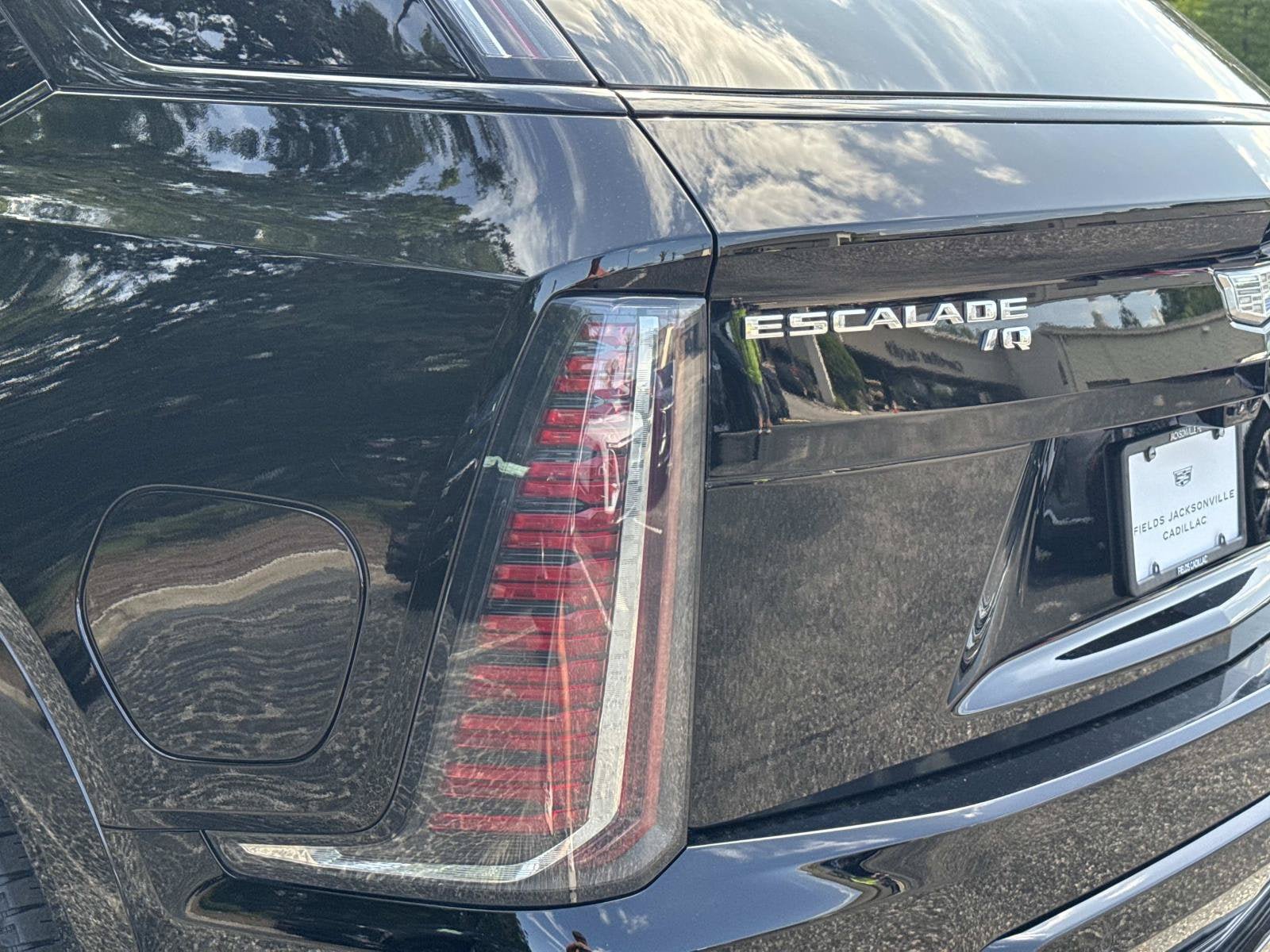 New 2026 Cadillac Escalade IQ Luxury 1 w/ LPO, Floor Liner Package AWD/4WD image 11