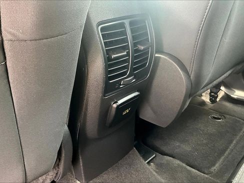 Used 2017 Ford C-MAX SE image 39