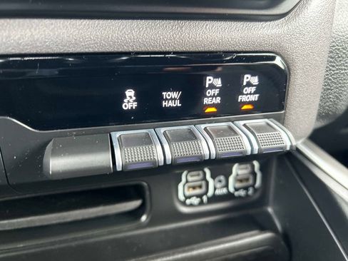 Used 2023 RAM 1500 Big Horn image 34