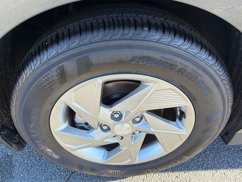 Certified 2025 Hyundai Sonata SE image 17