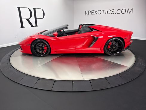 Used 2016 Lamborghini Aventador LP 700-4 AWD/4WD image 3