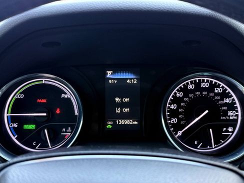 Used 2020 Toyota Camry SE w/ Carpet Mat Package FWD image 15
