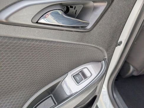 Used 2023 Chevrolet Malibu LT image 25