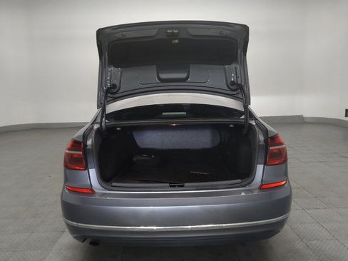 Used 2019 Volkswagen Passat Wolfsburg Edition FWD image 29