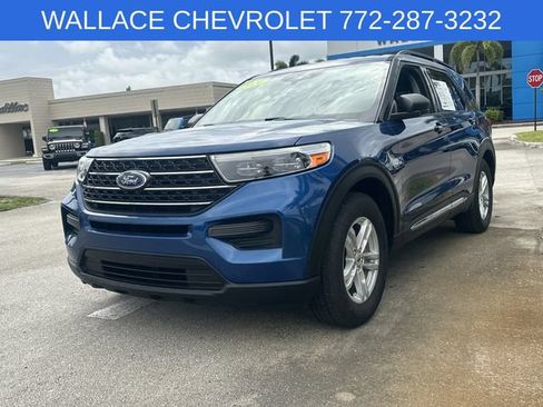 Used 2021 Ford Explorer XLT RWD image 2