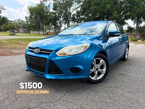 Used 2014 Ford Focus SE w/ SE Winter Package FWD image 1
