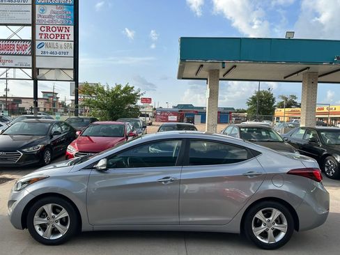 Used 2016 Hyundai Elantra Value Edition FWD image 2